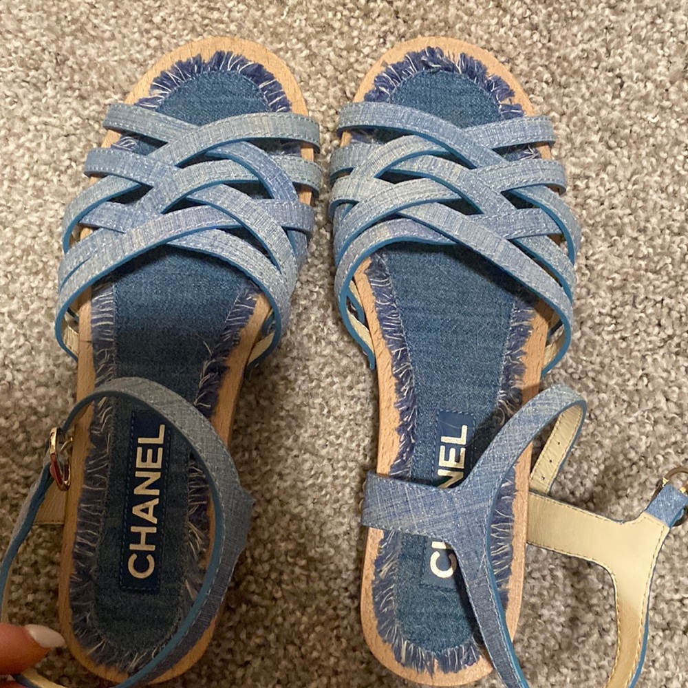 Chanel sandals size 38